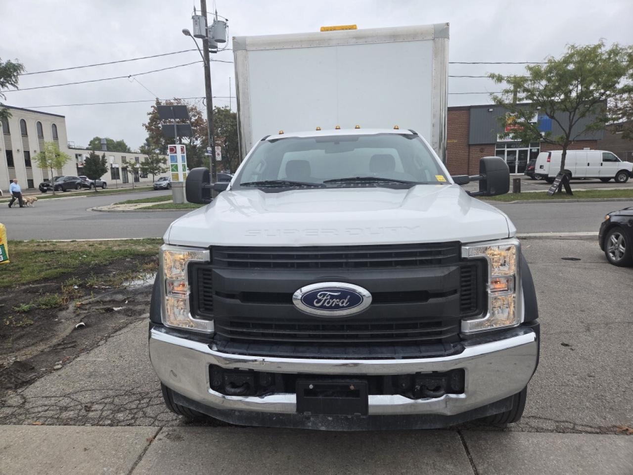 2018 Ford F-550 16Ft Box - 6.7L V8 Diesel - Tow Package Photo3