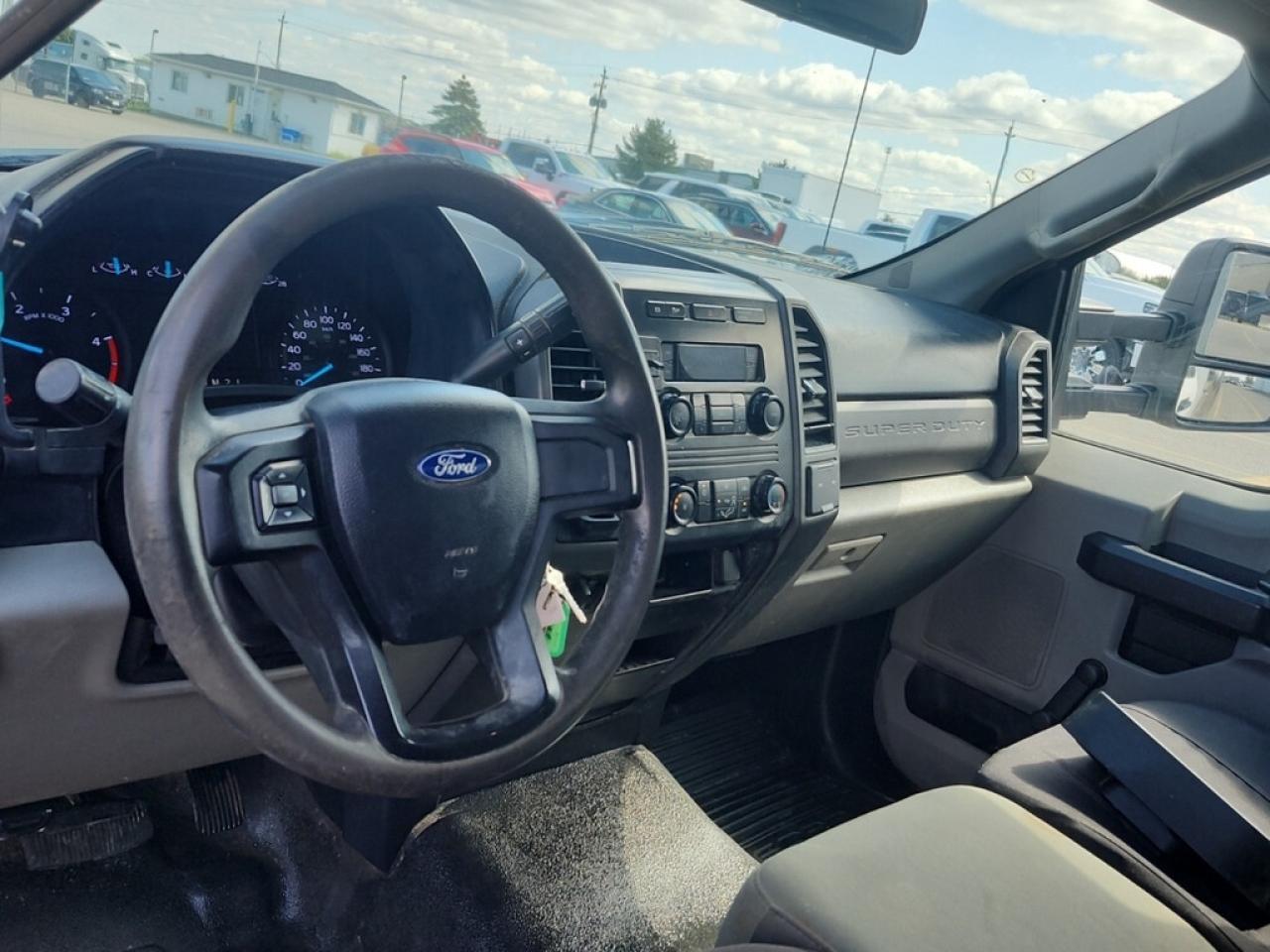 2018 Ford F-550 16Ft Box - 6.7L V8 Diesel - Tow Package Photo