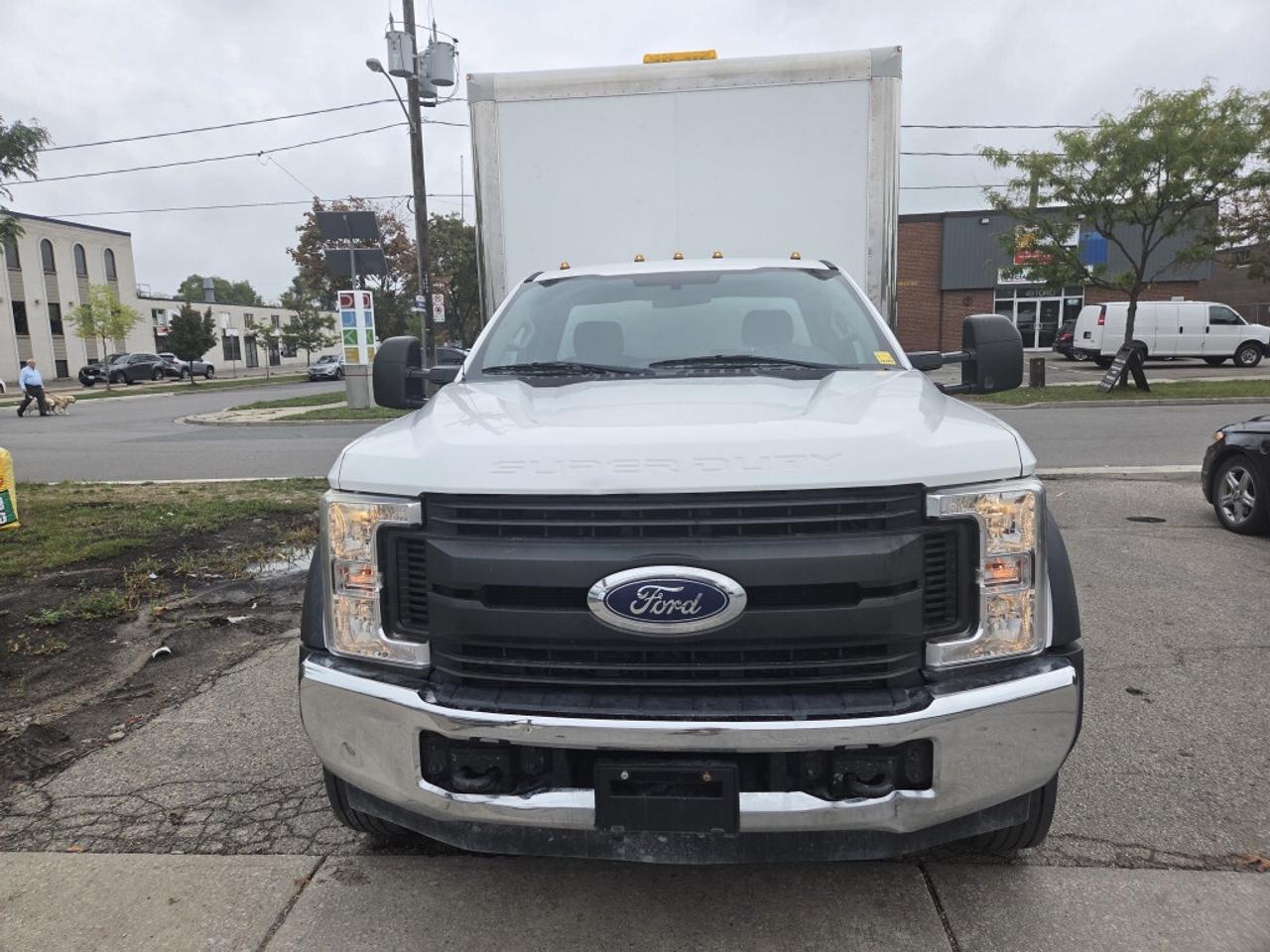 2018 Ford F-550 16Ft Box - 6.7L V8 Diesel - Tow Package Photo3