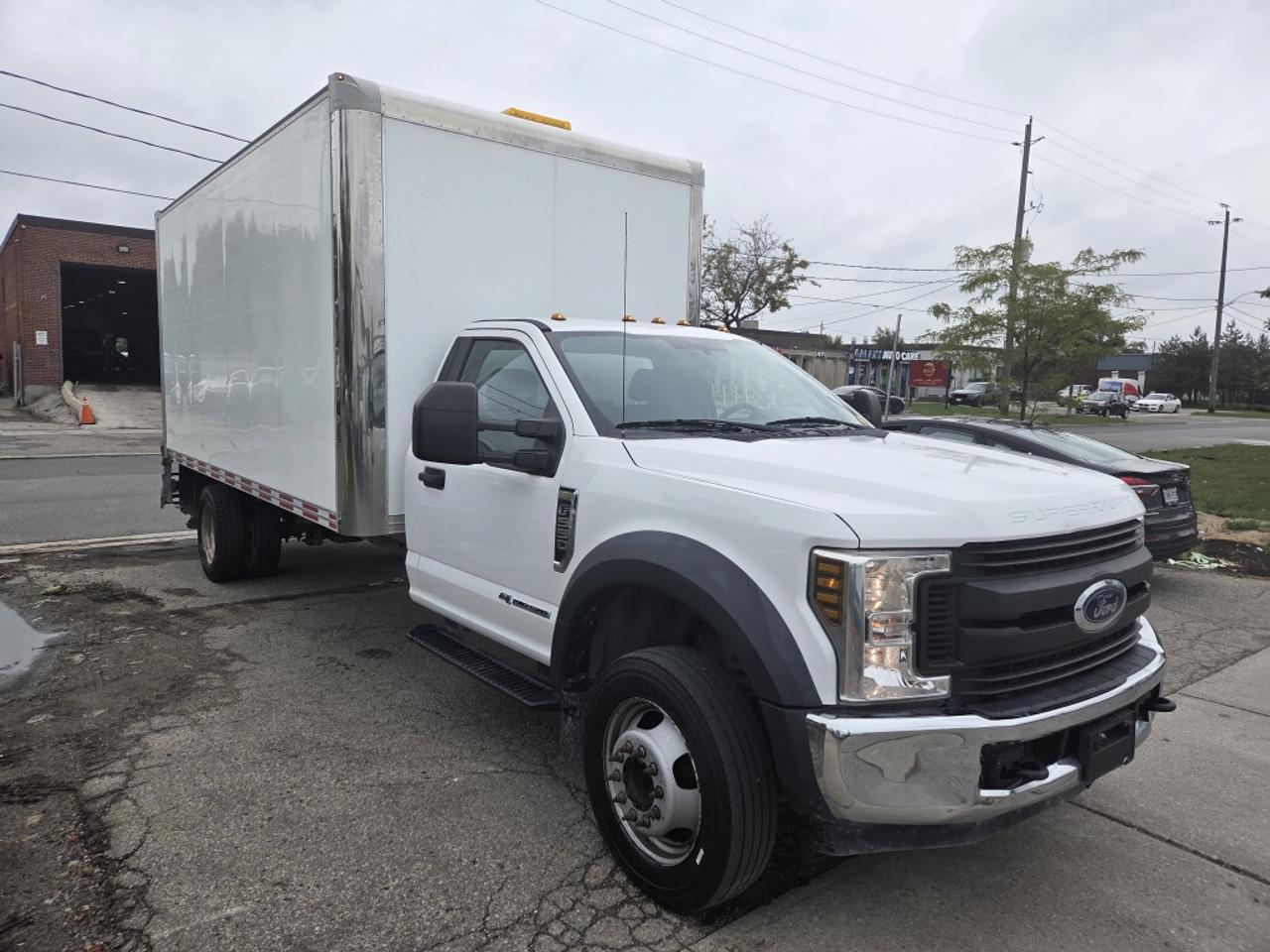 2018 Ford F-550 16Ft Box - 6.7L V8 Diesel - Tow Package Photo2