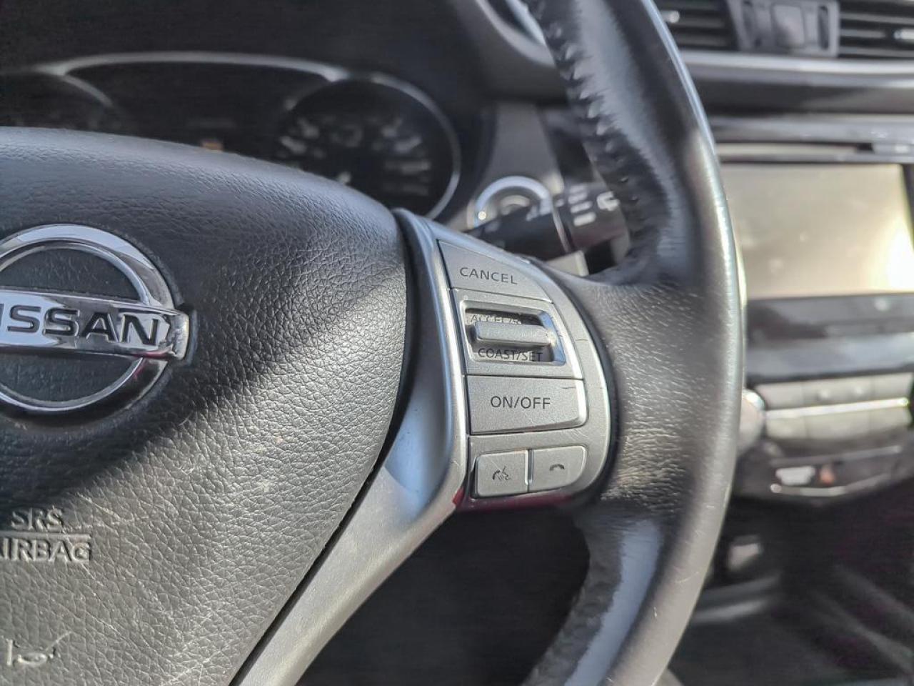 2015 Nissan Rogue SL Photo