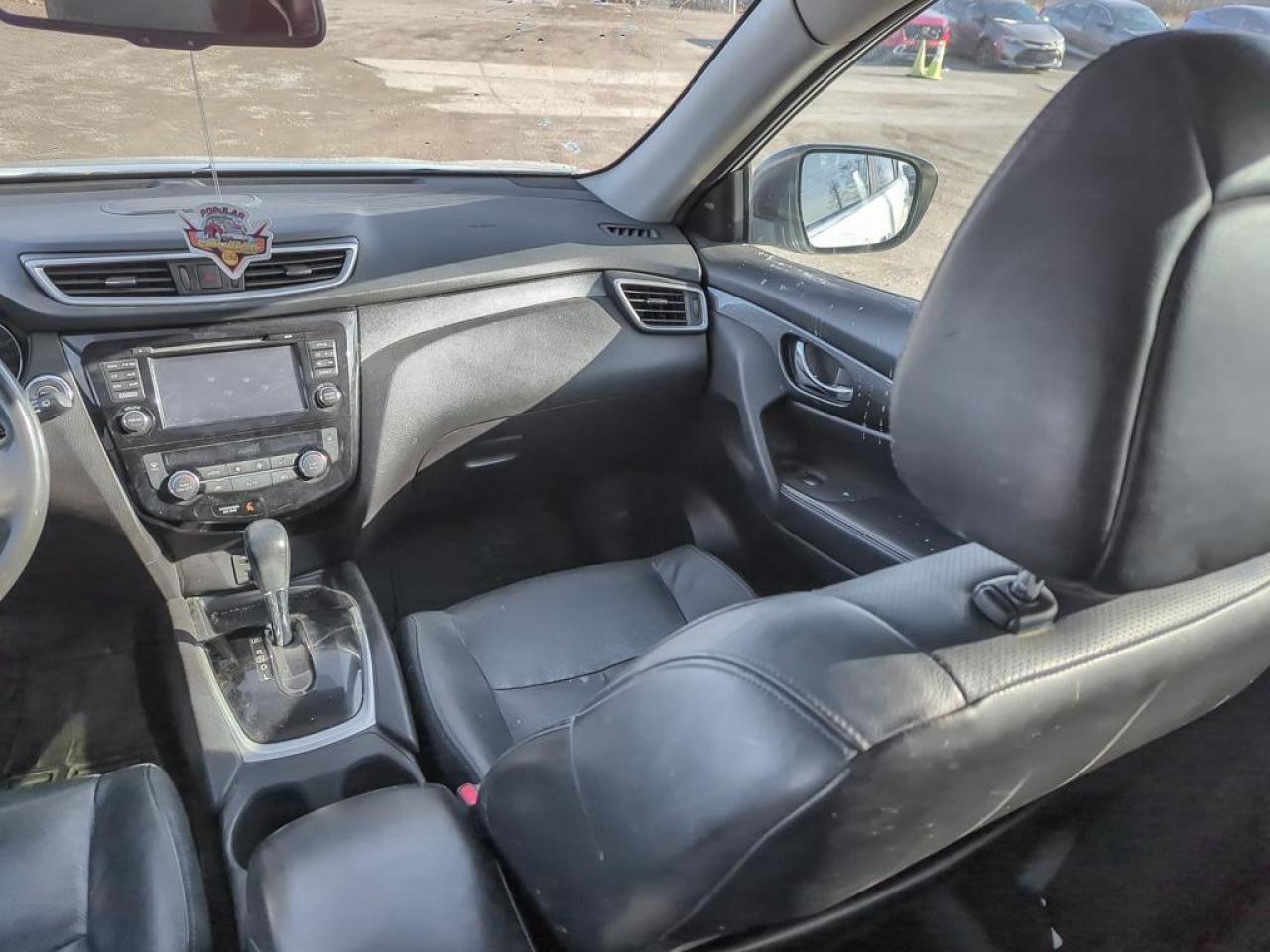 2015 Nissan Rogue SL Photo