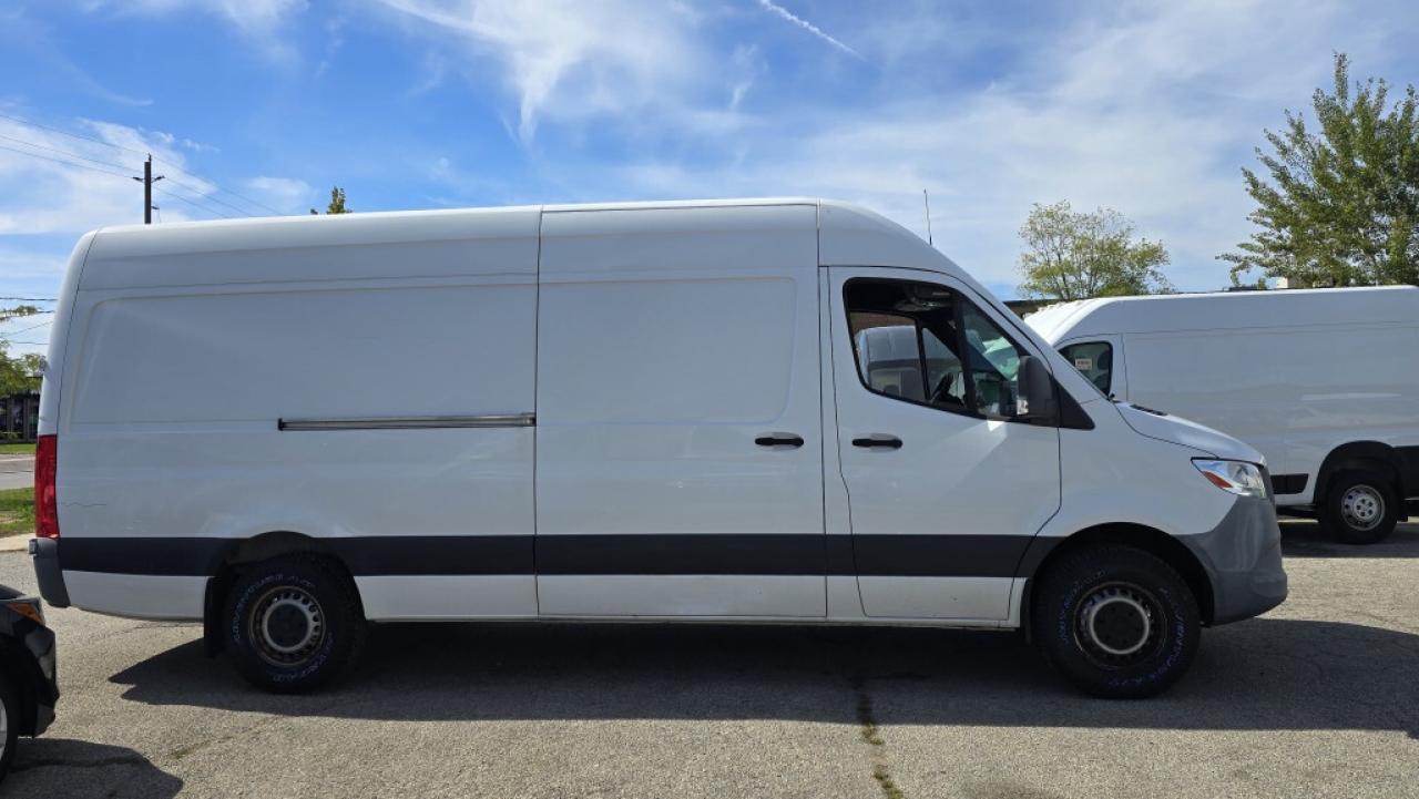 2019 Mercedes-Benz Sprinter Cargo Van 2500 170WB - GASOLINE - CLEAN CARFAX Photo
