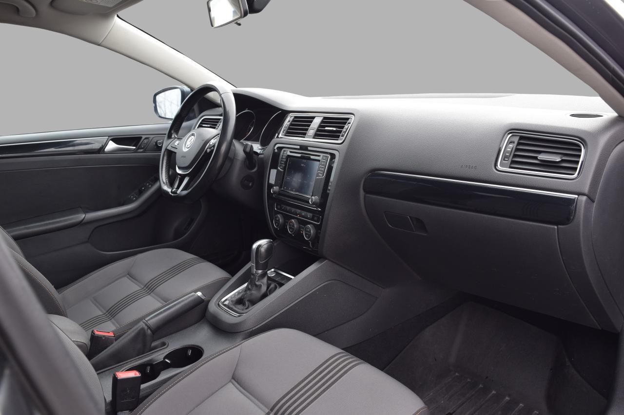 2017 Volkswagen Jetta WOLFSBURG EDITION SUNROOF Photo