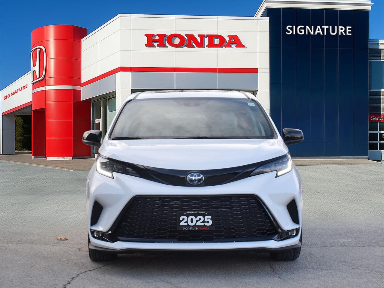 2025 Toyota Sienna XSE Photo