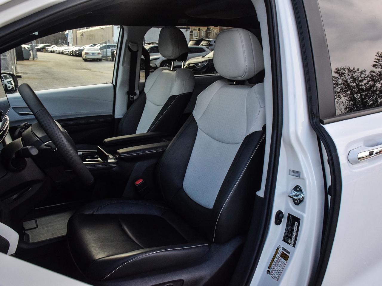 2025 Toyota Sienna XSE Photo