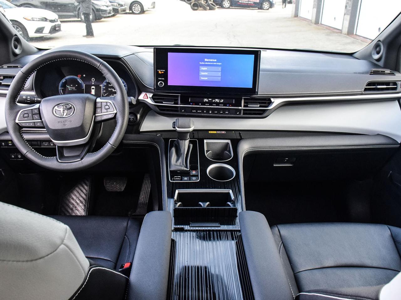 2025 Toyota Sienna XSE Photo