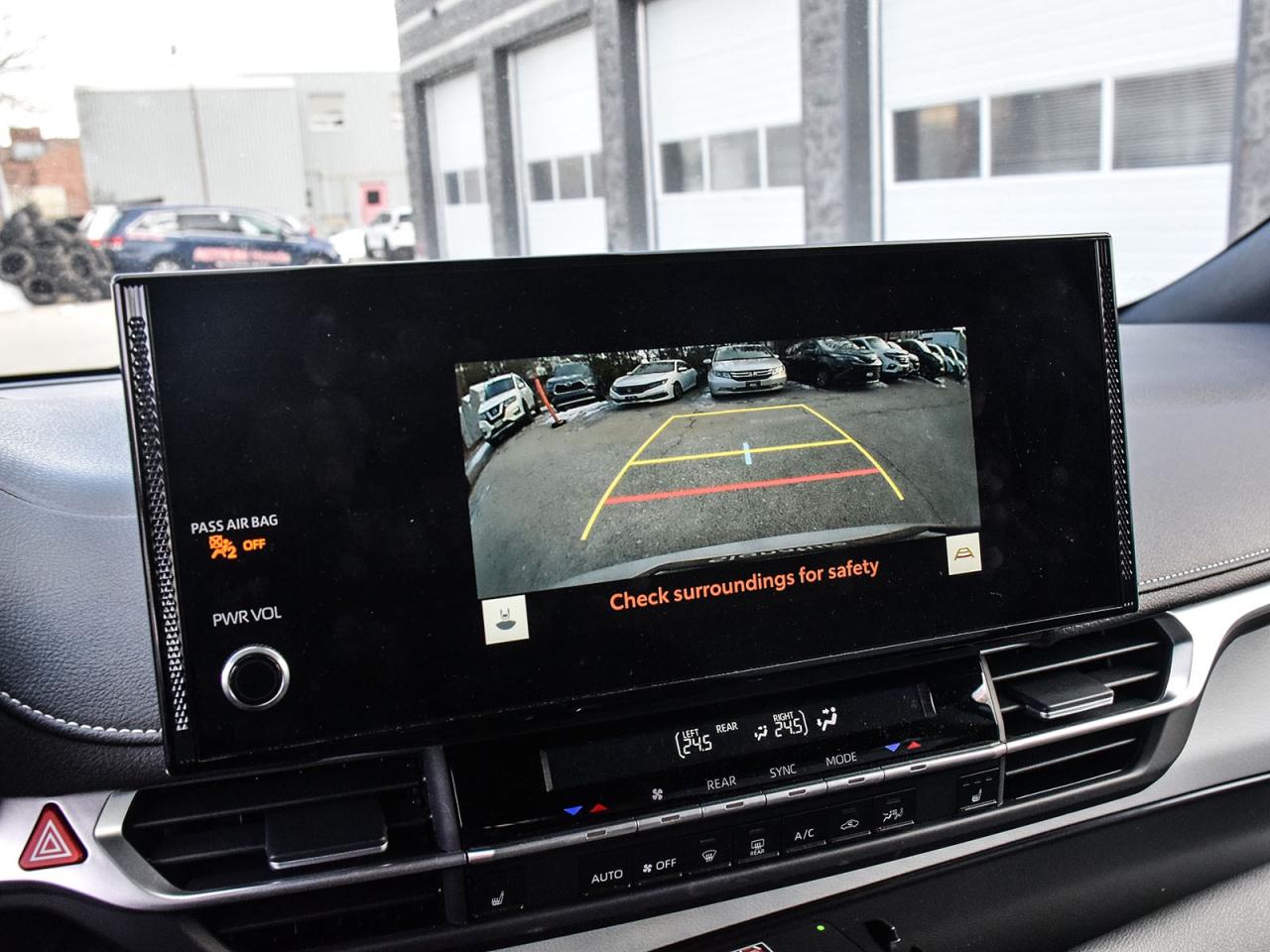 2025 Toyota Sienna XSE Photo