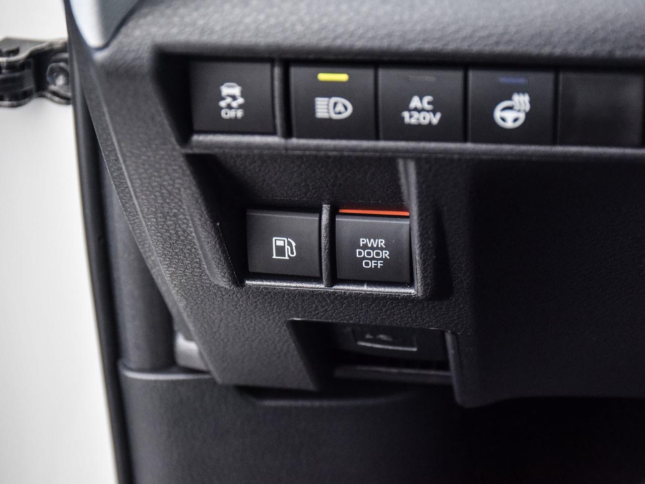 2025 Toyota Sienna XSE Photo