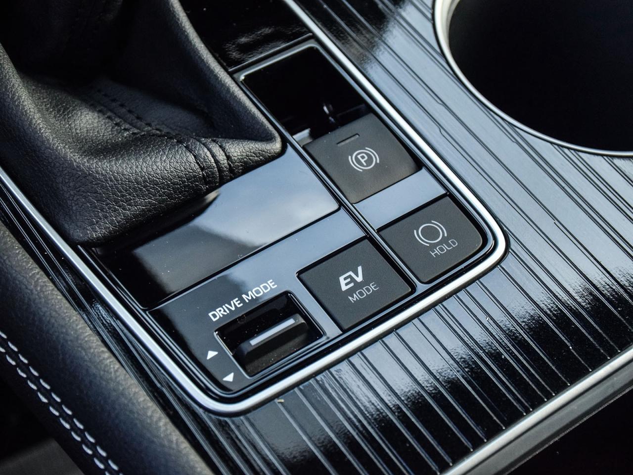 2025 Toyota Sienna XSE Photo