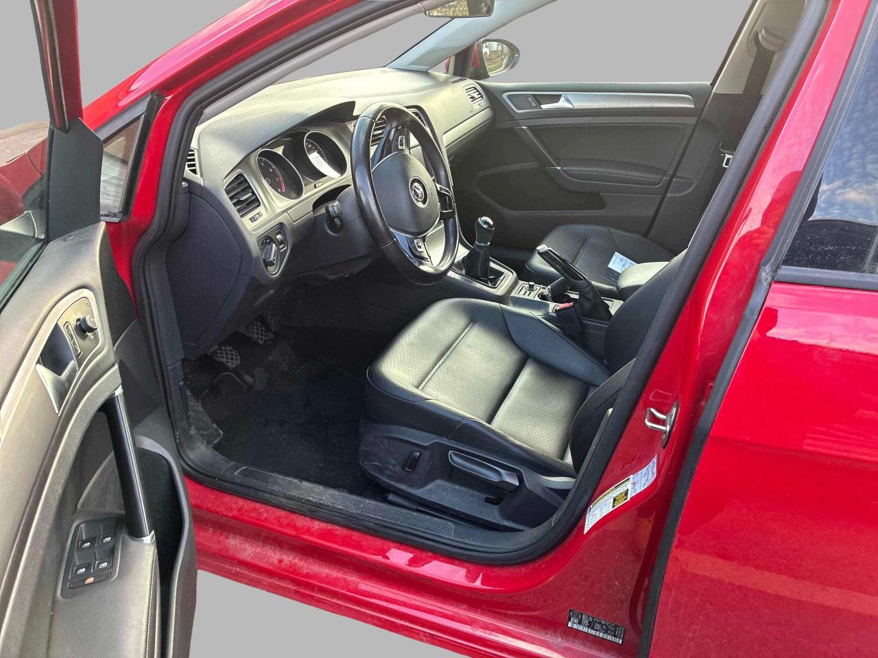 2017 Volkswagen Golf TSI Manual Photo