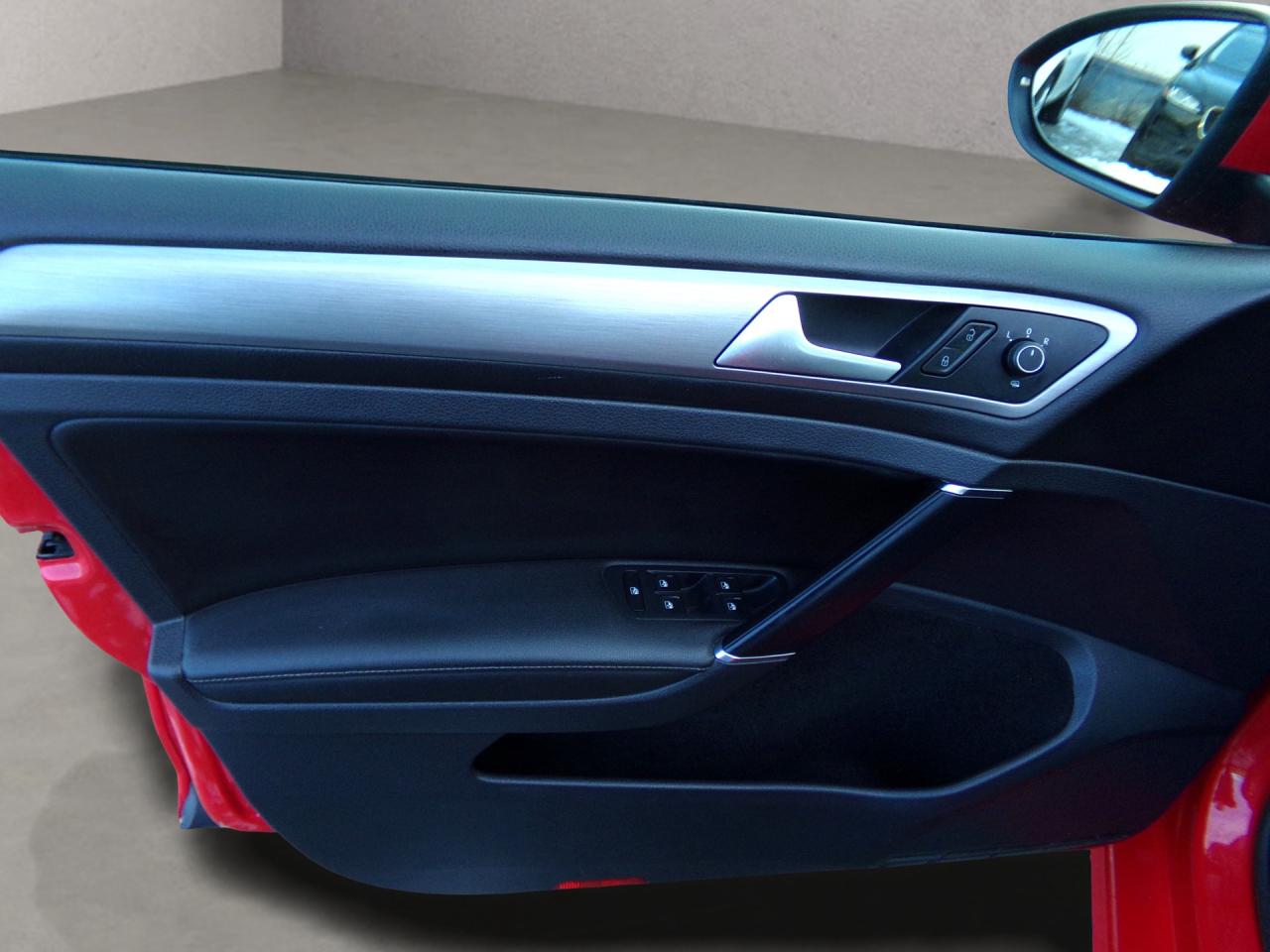 2017 Volkswagen Golf TSI Manual Photo