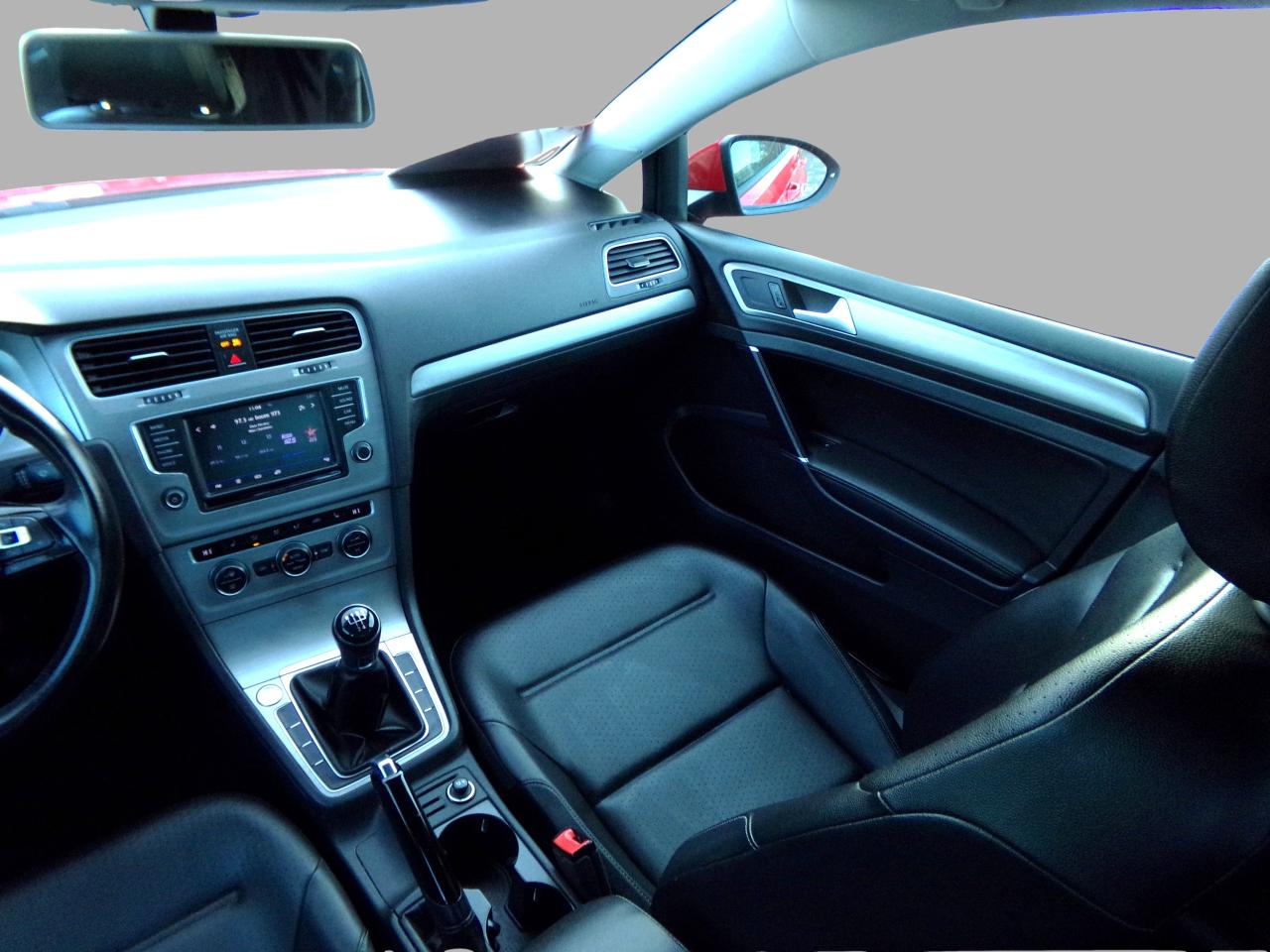 2017 Volkswagen Golf TSI Manual Photo