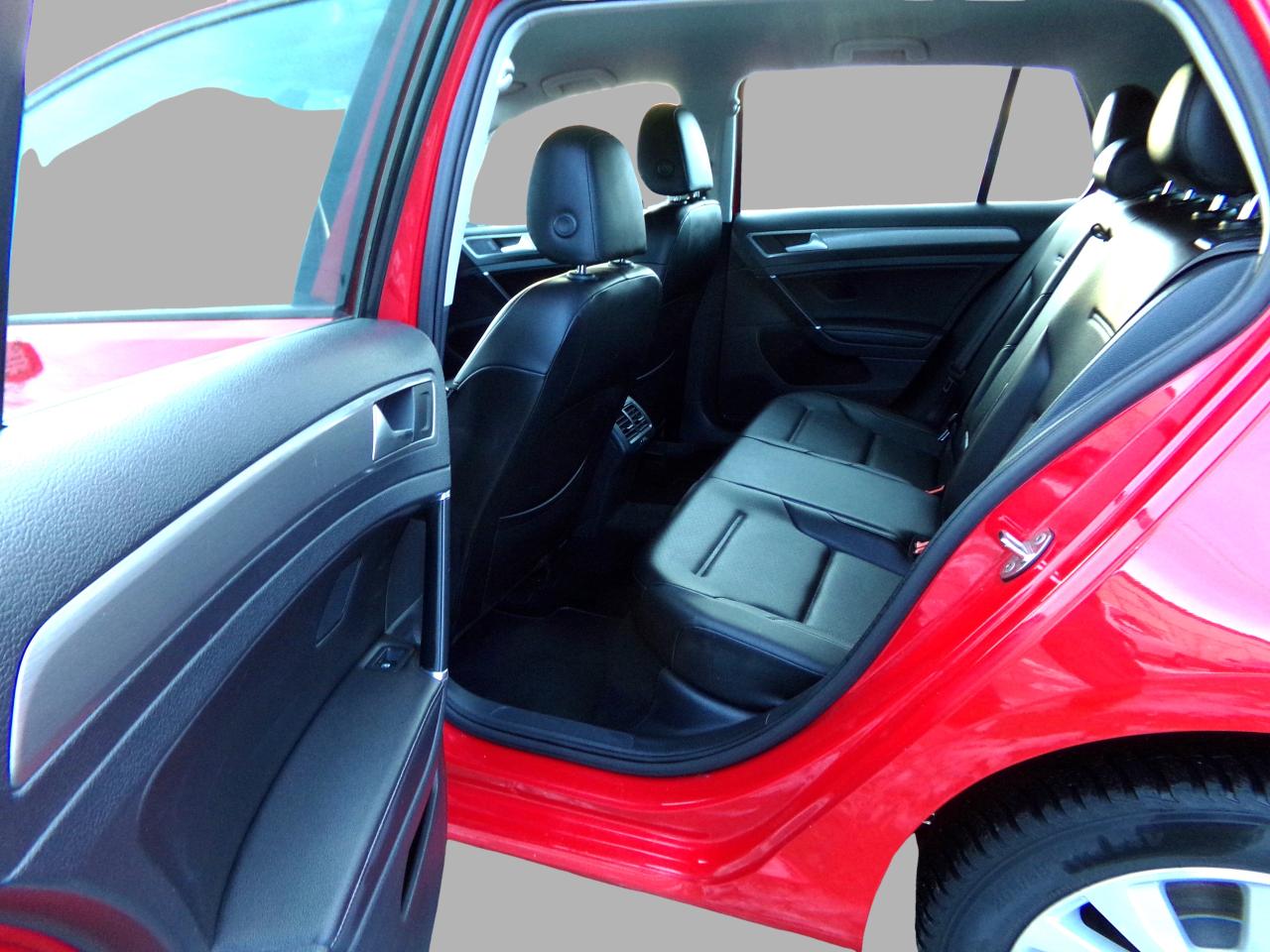 2017 Volkswagen Golf TSI Manual Photo