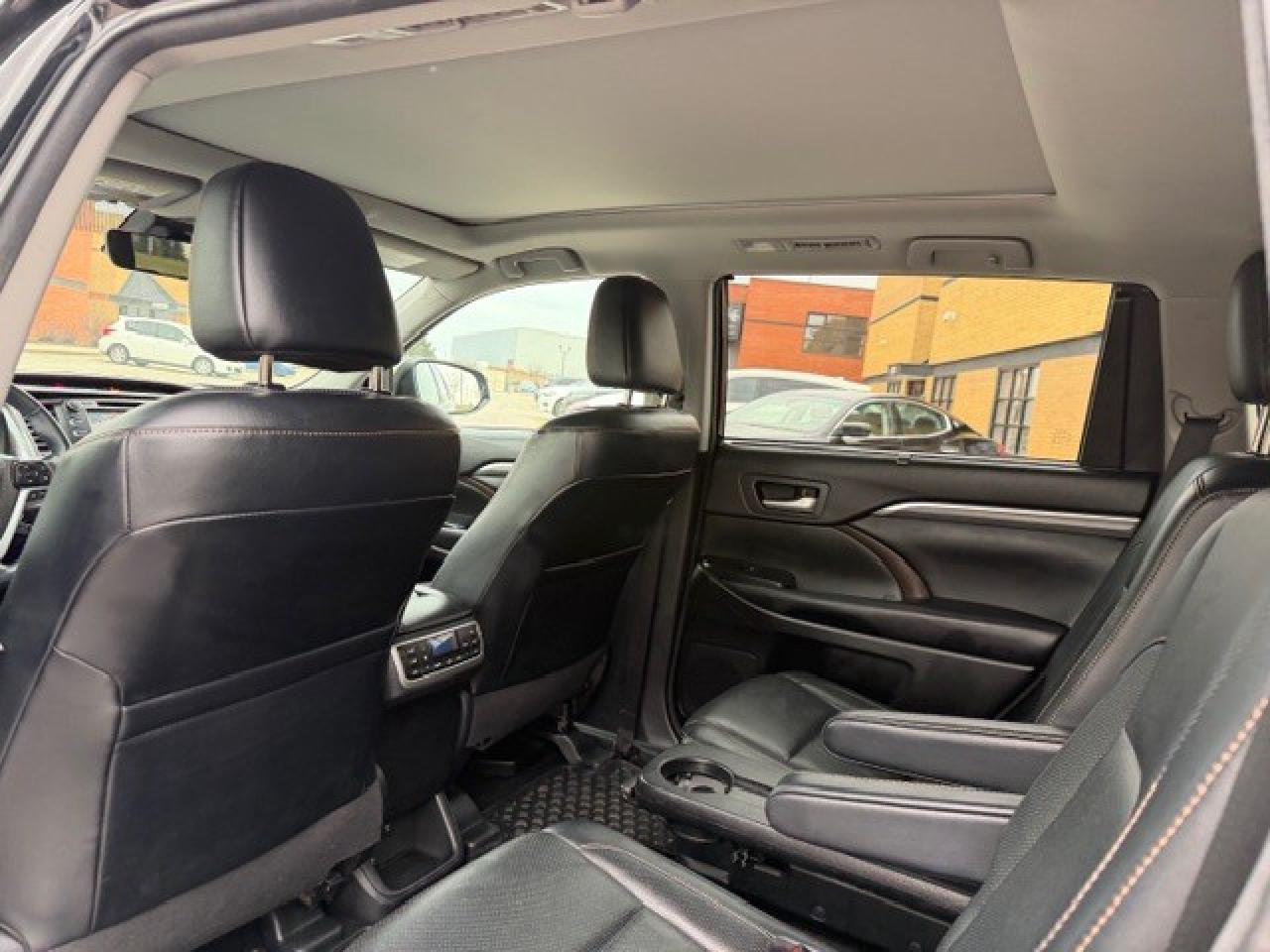 2018 Toyota Highlander AWD Limited v6 360 Camera Pano Roof Photo