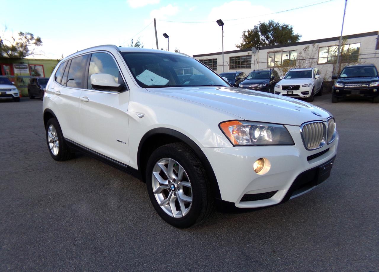 2014 BMW X3 xDrive28i Panoramic Sunroof Photo2