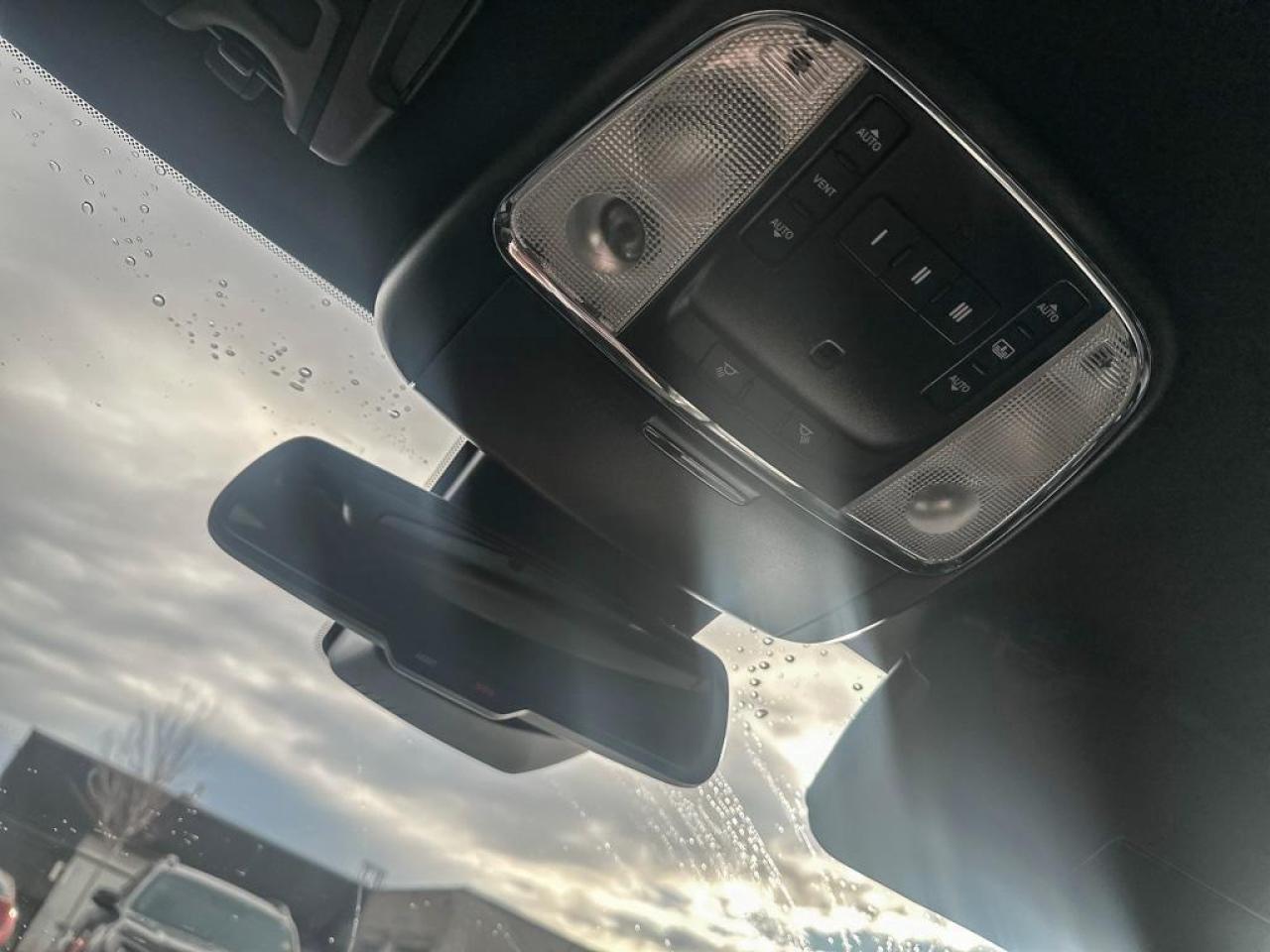 2021 Chrysler 300 S Photo