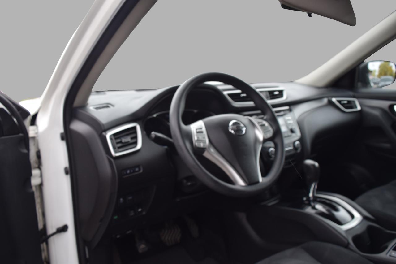 2016 Nissan Rogue SV AWD BACK UP CAMERA Photo