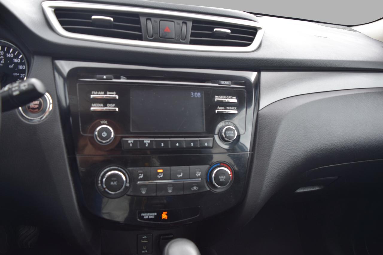 2016 Nissan Rogue SV AWD BACK UP CAMERA Photo