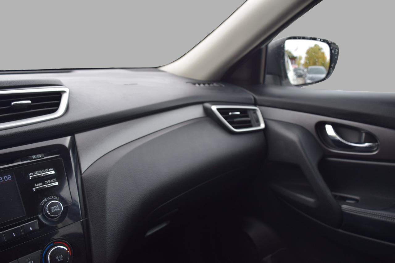 2016 Nissan Rogue SV AWD BACK UP CAMERA Photo