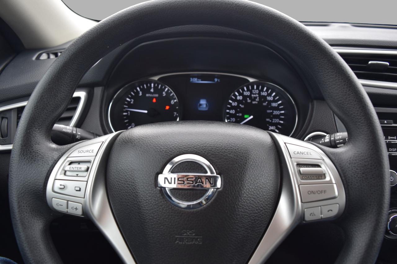 2016 Nissan Rogue SV AWD BACK UP CAMERA Photo