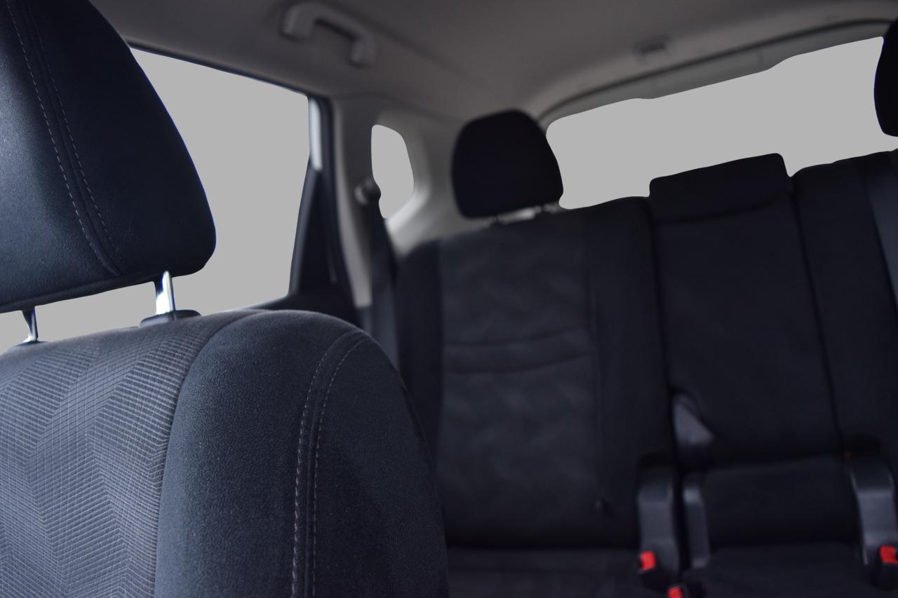 2016 Nissan Rogue SV AWD BACK UP CAMERA Photo