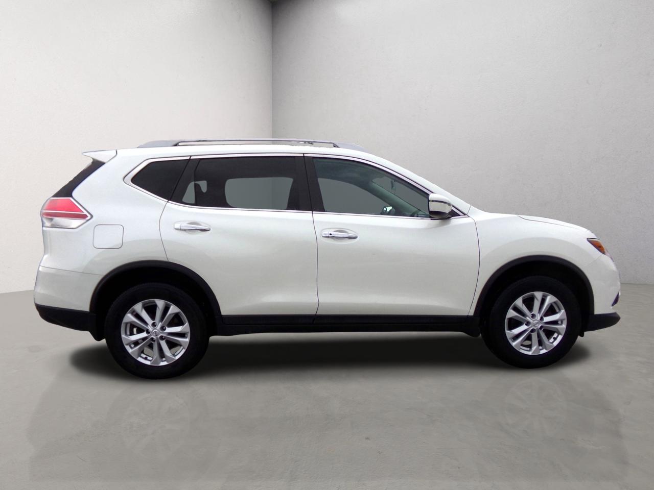 2016 Nissan Rogue SV AWD BACK UP CAMERA Photo