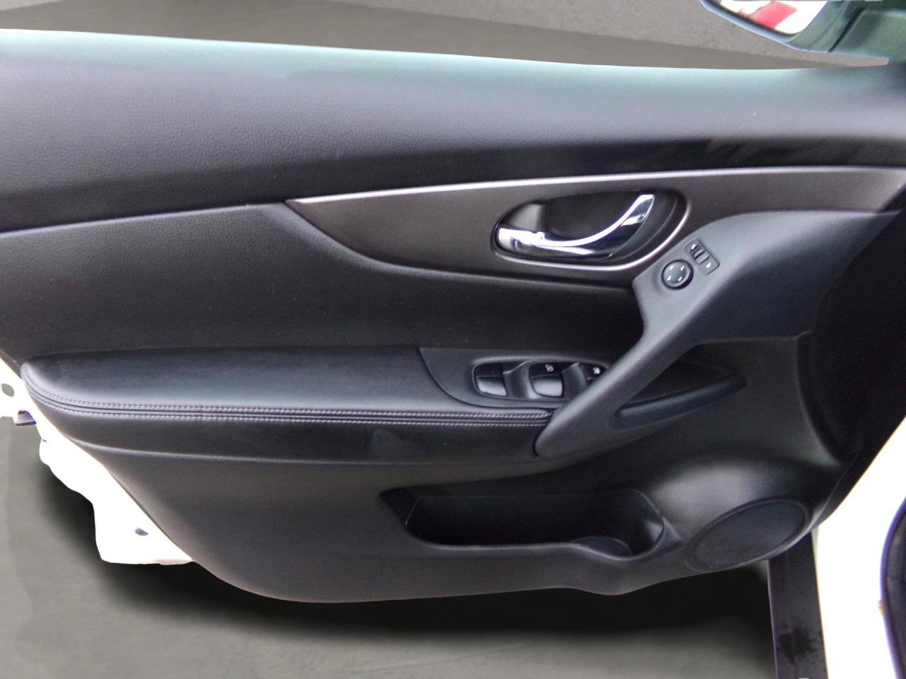 2016 Nissan Rogue SV AWD BACK UP CAMERA Photo