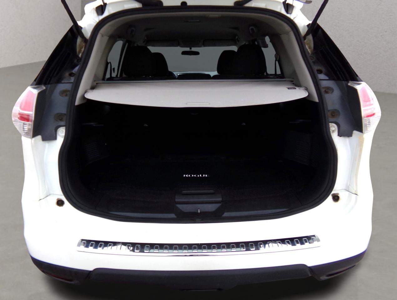 2016 Nissan Rogue SV AWD BACK UP CAMERA Photo