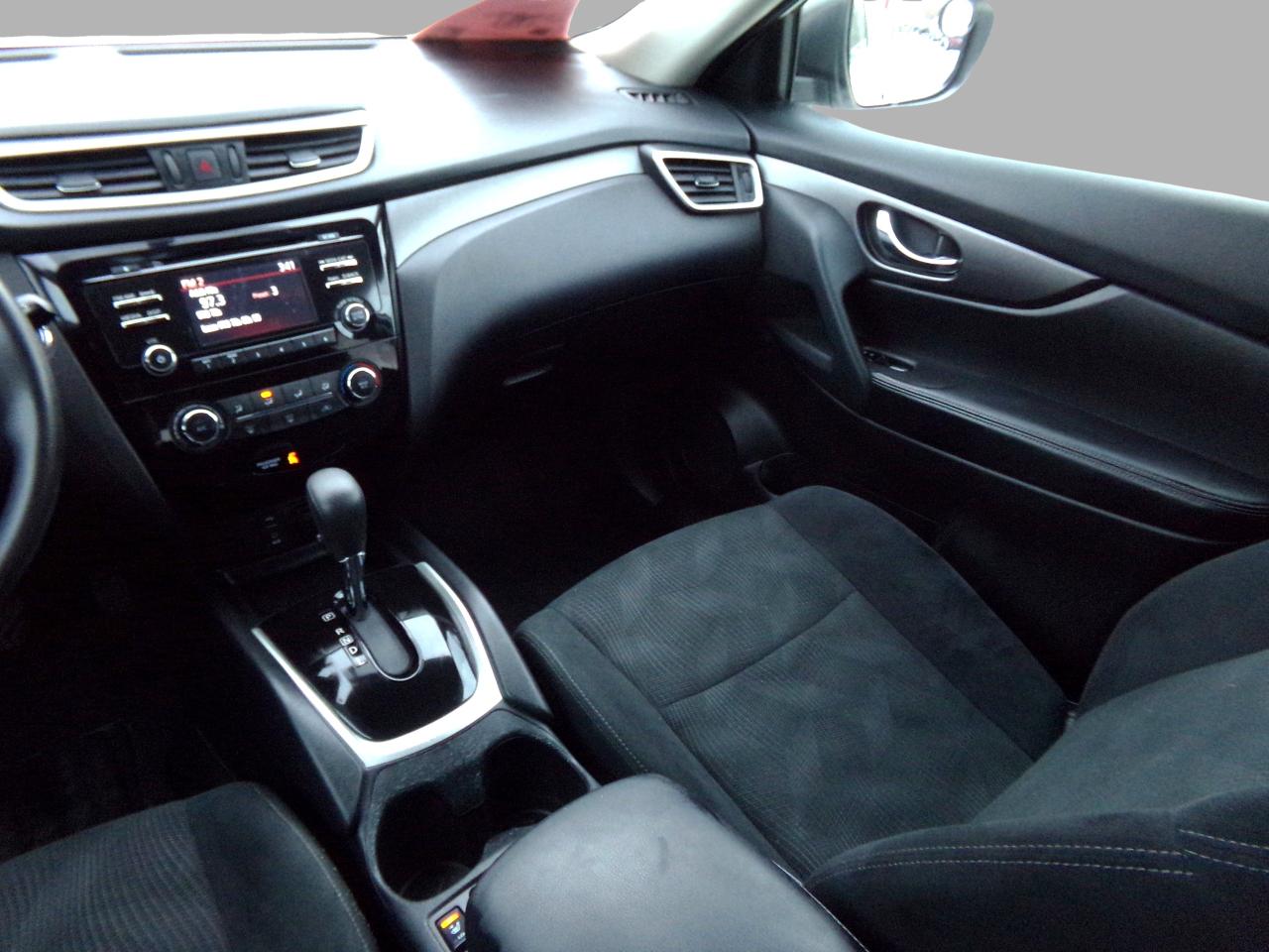 2016 Nissan Rogue SV AWD BACK UP CAMERA Photo