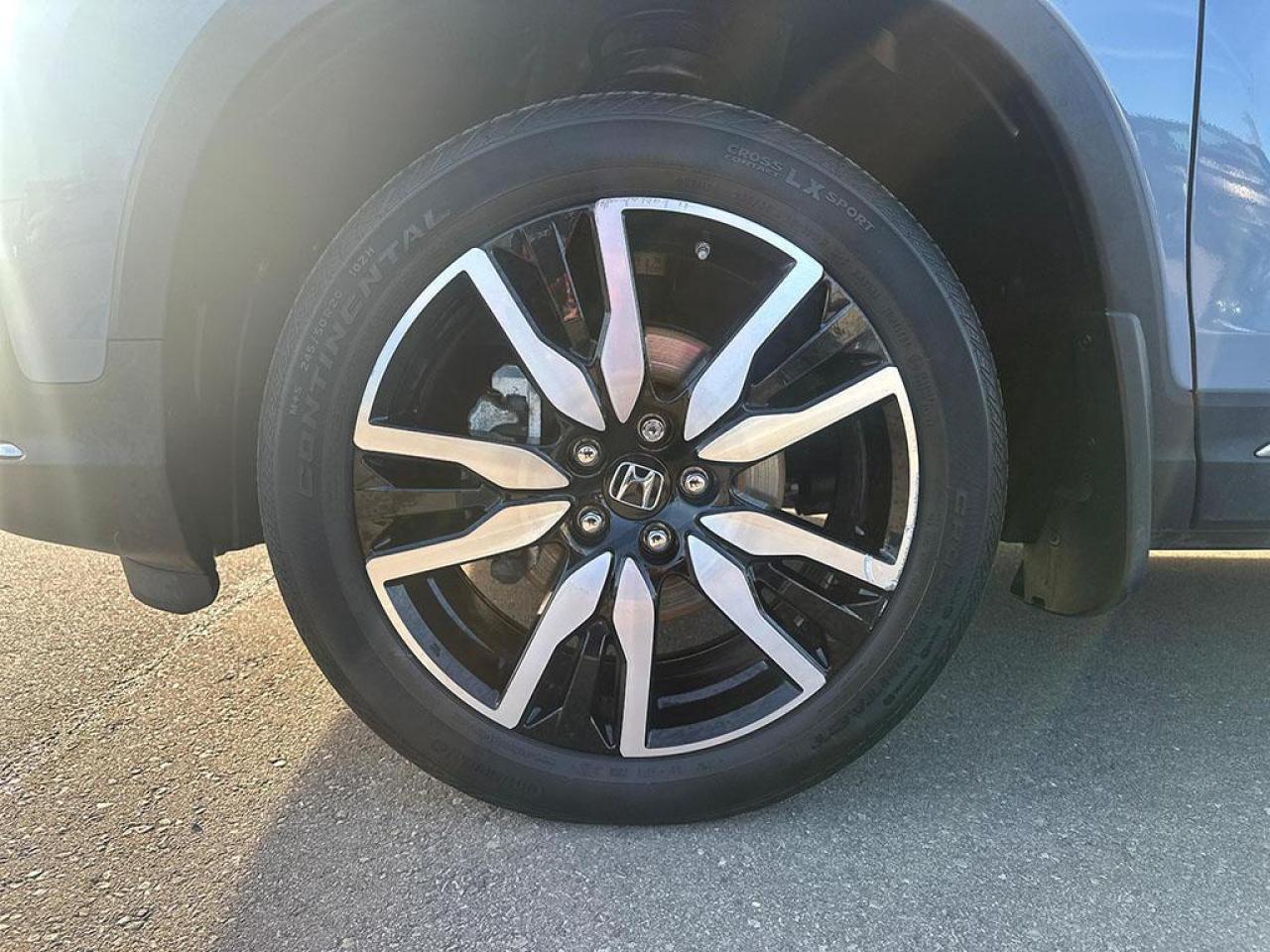 2022 Honda Pilot Touring l Navigation System l Power Moonroof Photo