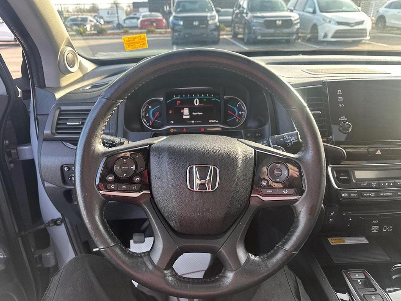 2022 Honda Pilot Touring l Navigation System l Power Moonroof Photo