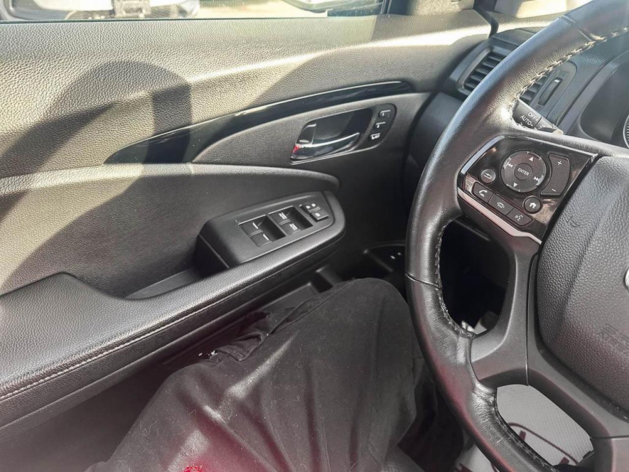 2022 Honda Pilot Touring l Navigation System l Power Moonroof Photo