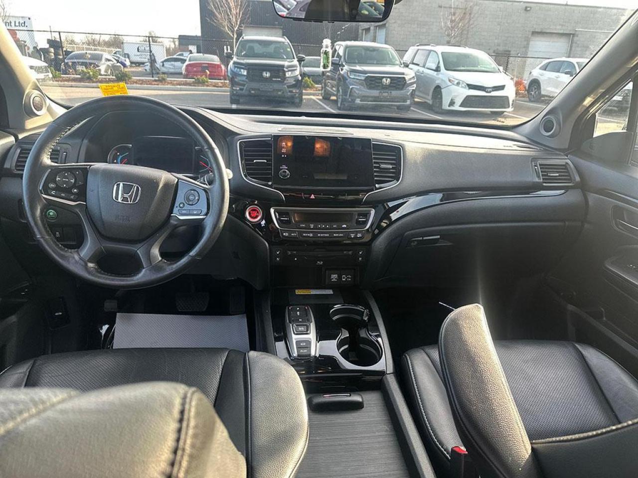 2022 Honda Pilot Touring l Navigation System l Power Moonroof Photo