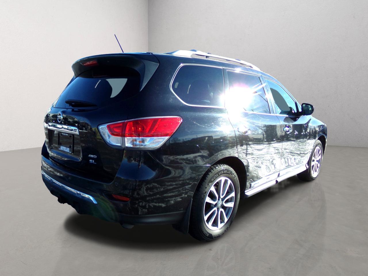 2016 Nissan Pathfinder SL AWD Dual Sunroof Navi Photo