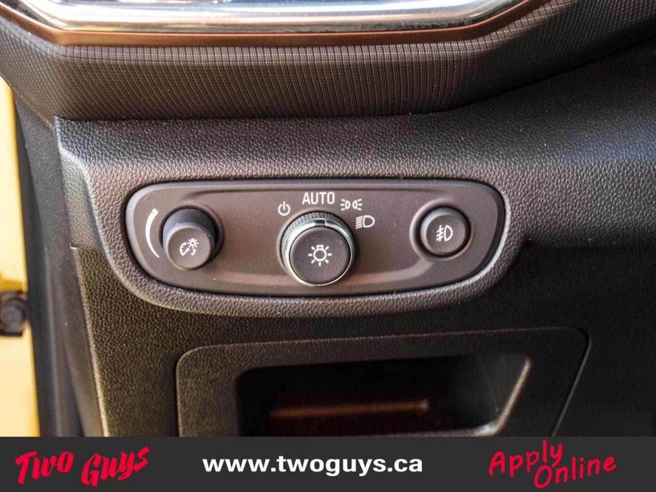 2023 Chevrolet TrailBlazer ACTIV AWD   White Roof   Leather   Sunroof   Lease Photo