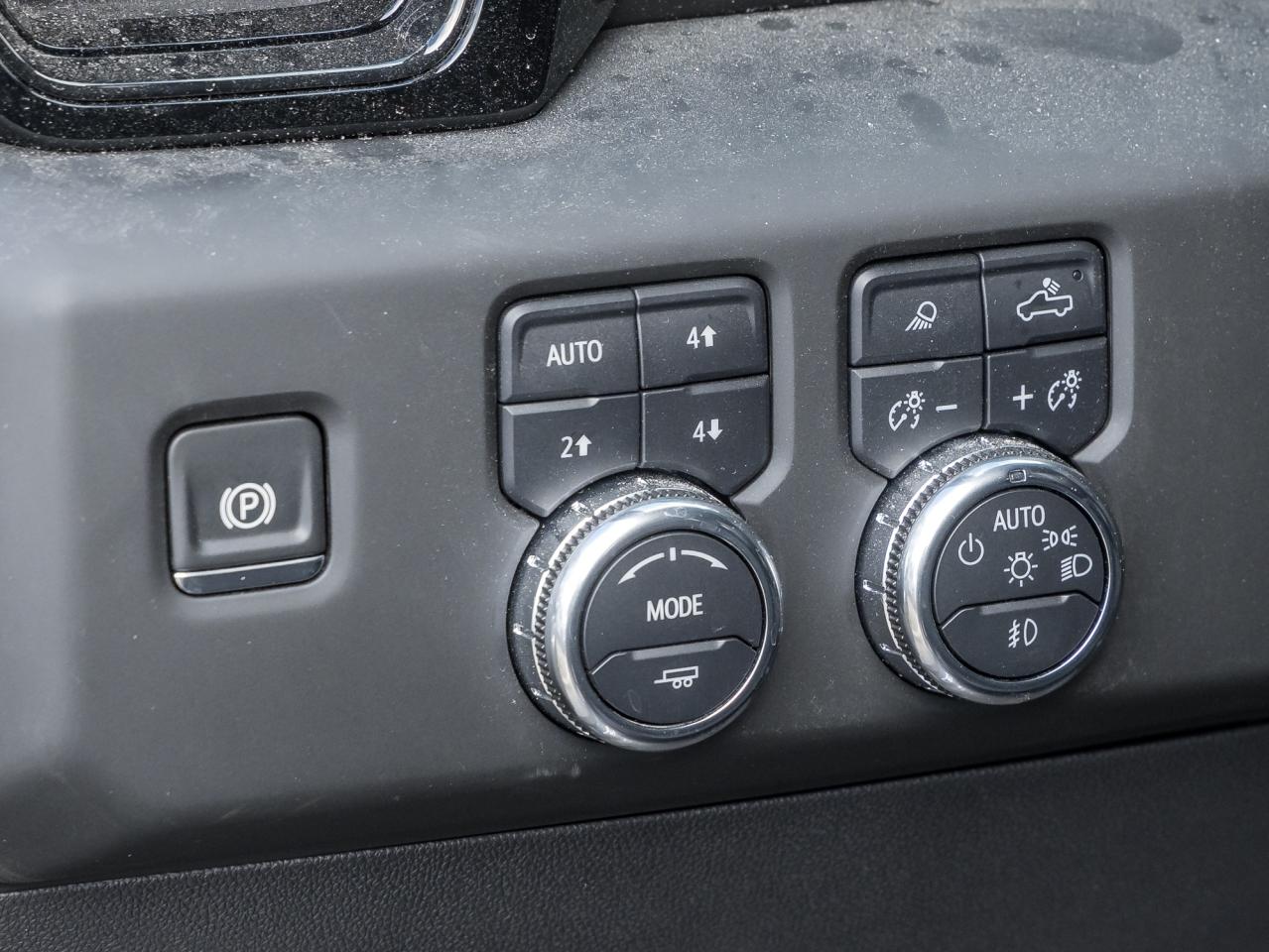 2025 GMC Sierra 1500 4WD Crew Cab 147  AT4 Photo