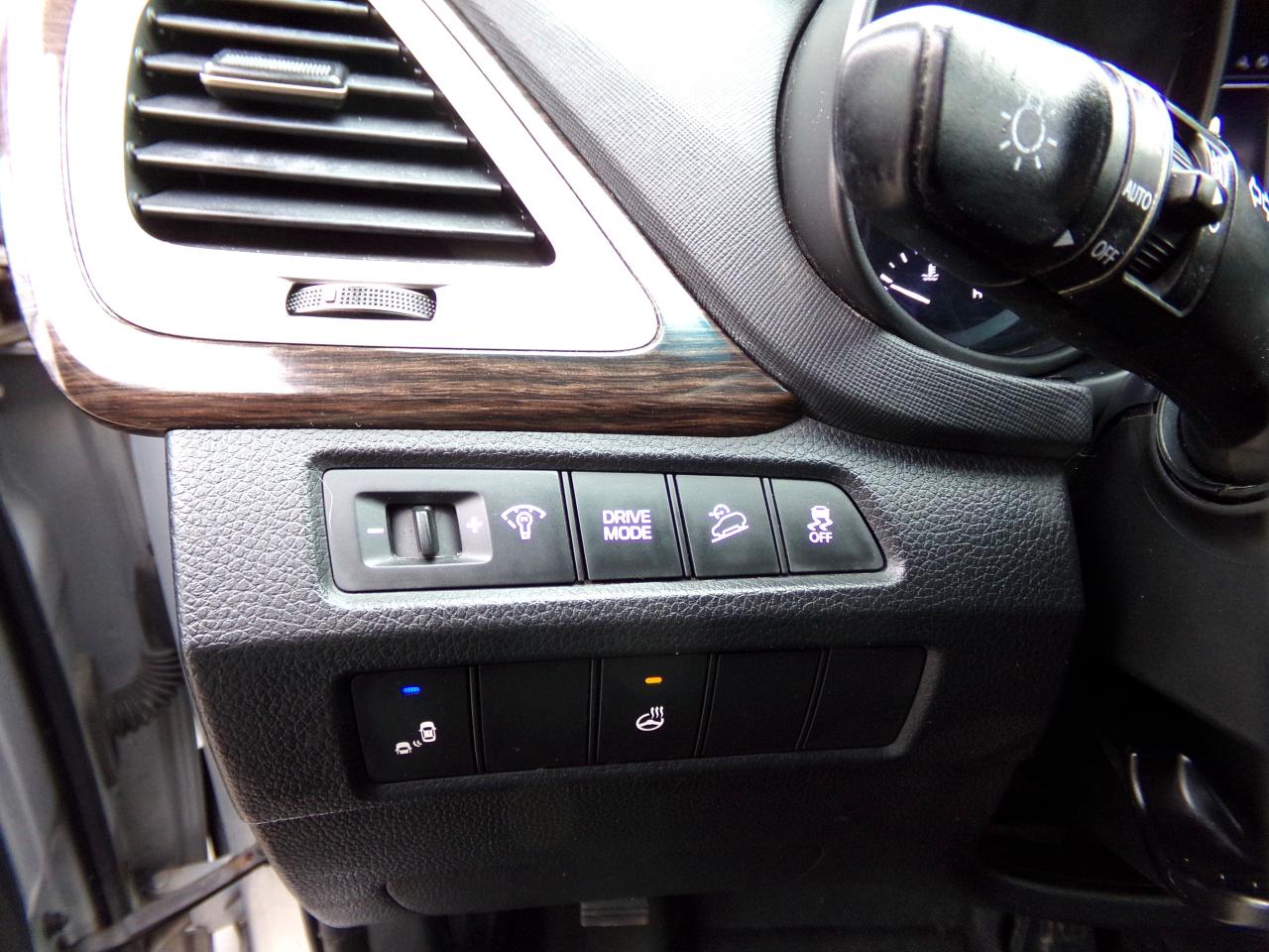 2018 Hyundai Santa Fe Sport Premium 2 Sets of Tires/Rims Photo