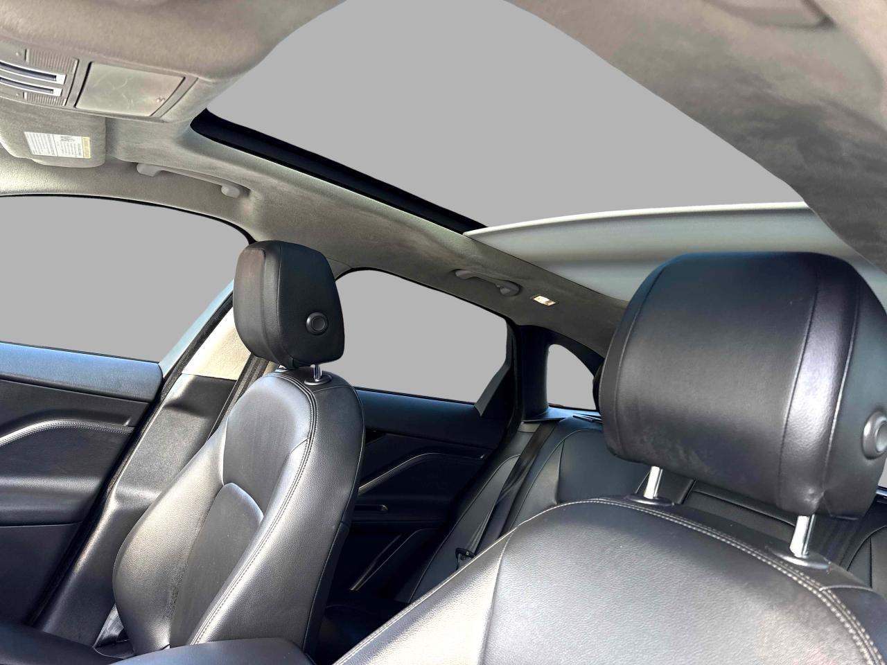2019 Jaguar F-PACE 25t Premium Panoramic Sunroof Navi Photo