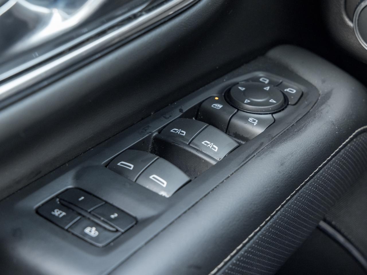 2023 GMC Yukon XL SLT Luxury Package, Trailering Equip Pkg, 5.3L V8 Photo