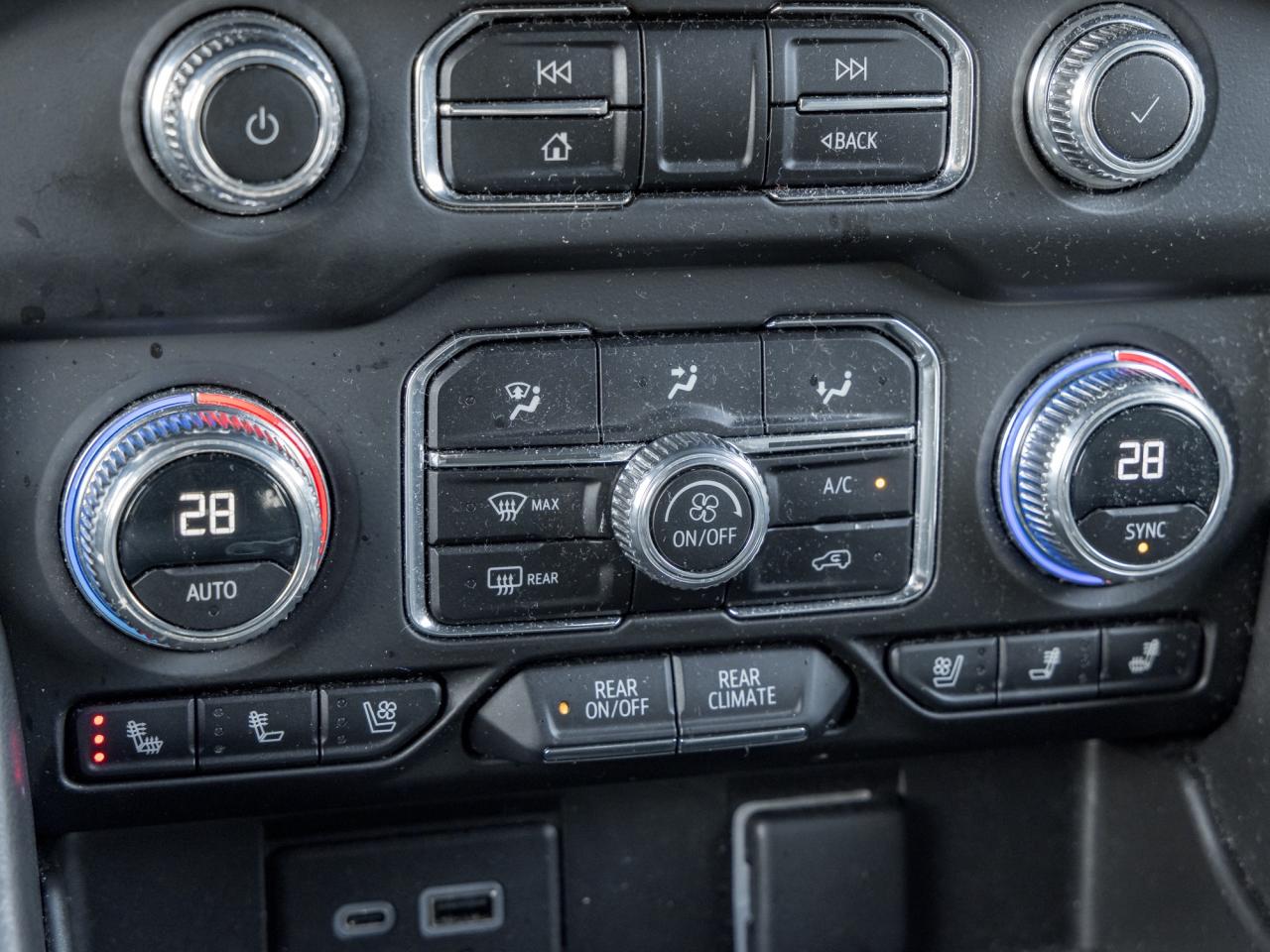 2023 GMC Yukon XL SLT Luxury Package, Trailering Equip Pkg, 5.3L V8 Photo