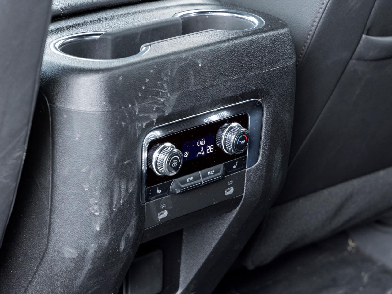 2023 GMC Yukon XL SLT Luxury Package, Trailering Equip Pkg, 5.3L V8 Photo