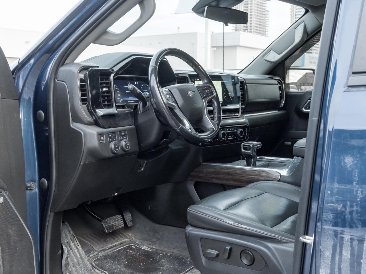 2022 Chevrolet Silverado 1500 4WD Crew Cab 147  RST Photo
