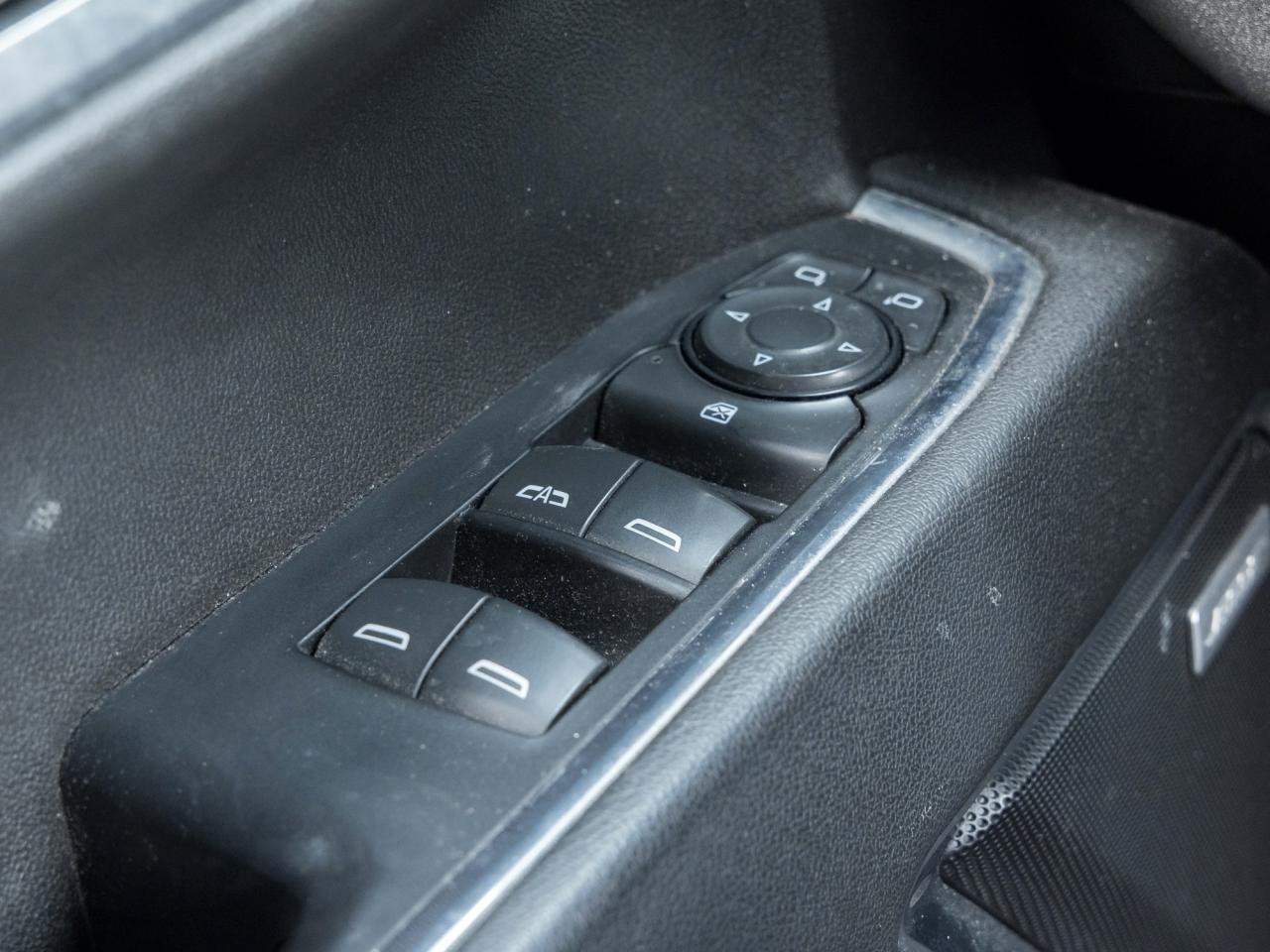 2022 Chevrolet Silverado 1500 4WD Crew Cab 147  RST Photo