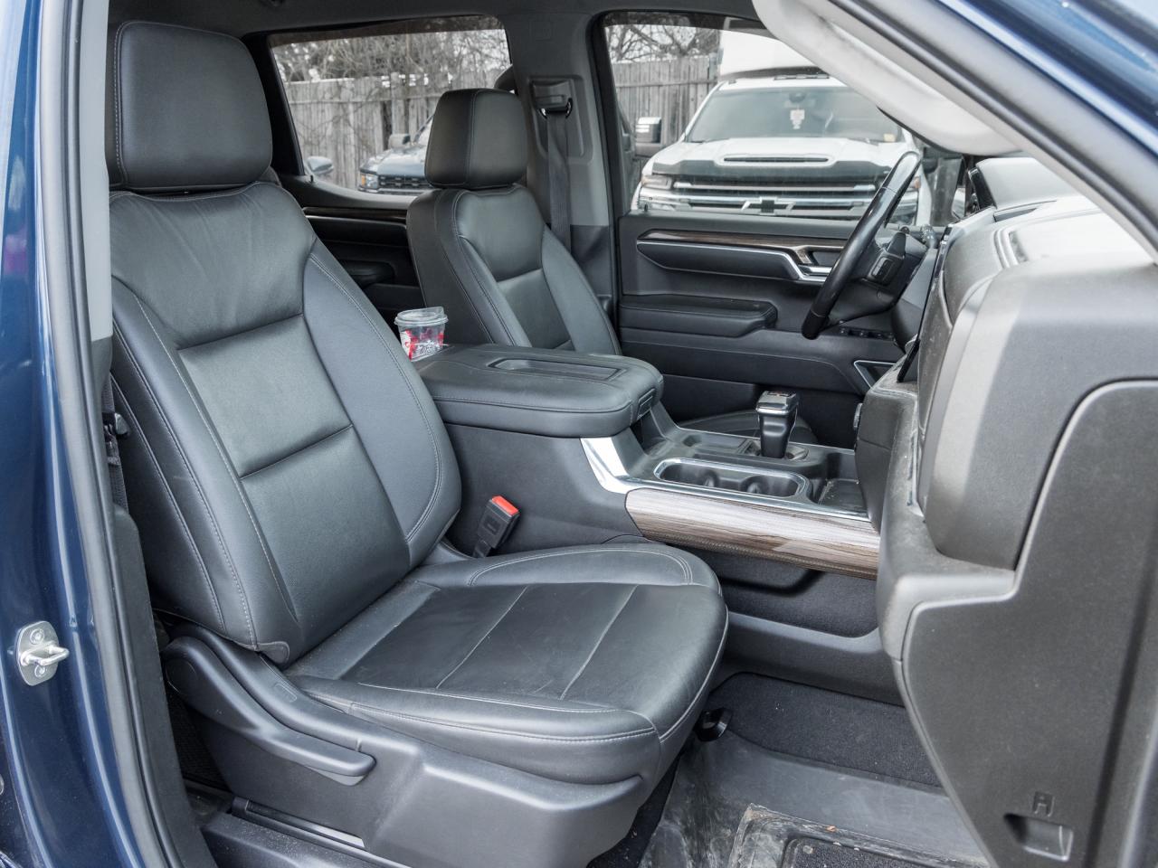 2022 Chevrolet Silverado 1500 4WD Crew Cab 147  RST Photo