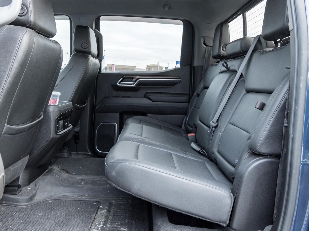 2022 Chevrolet Silverado 1500 4WD Crew Cab 147  RST Photo