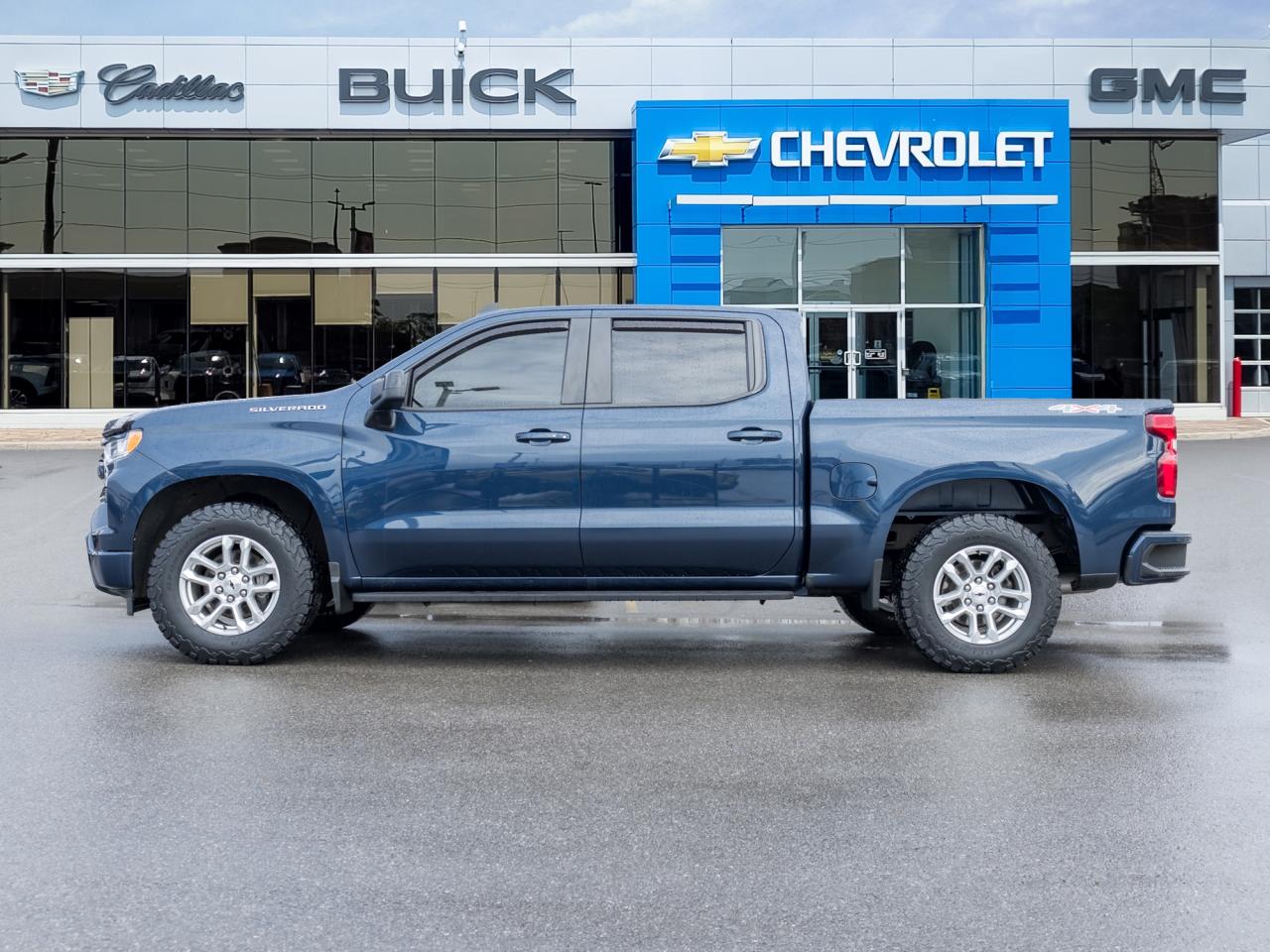 2022 Chevrolet Silverado 1500 4WD Crew Cab 147  RST Photo2