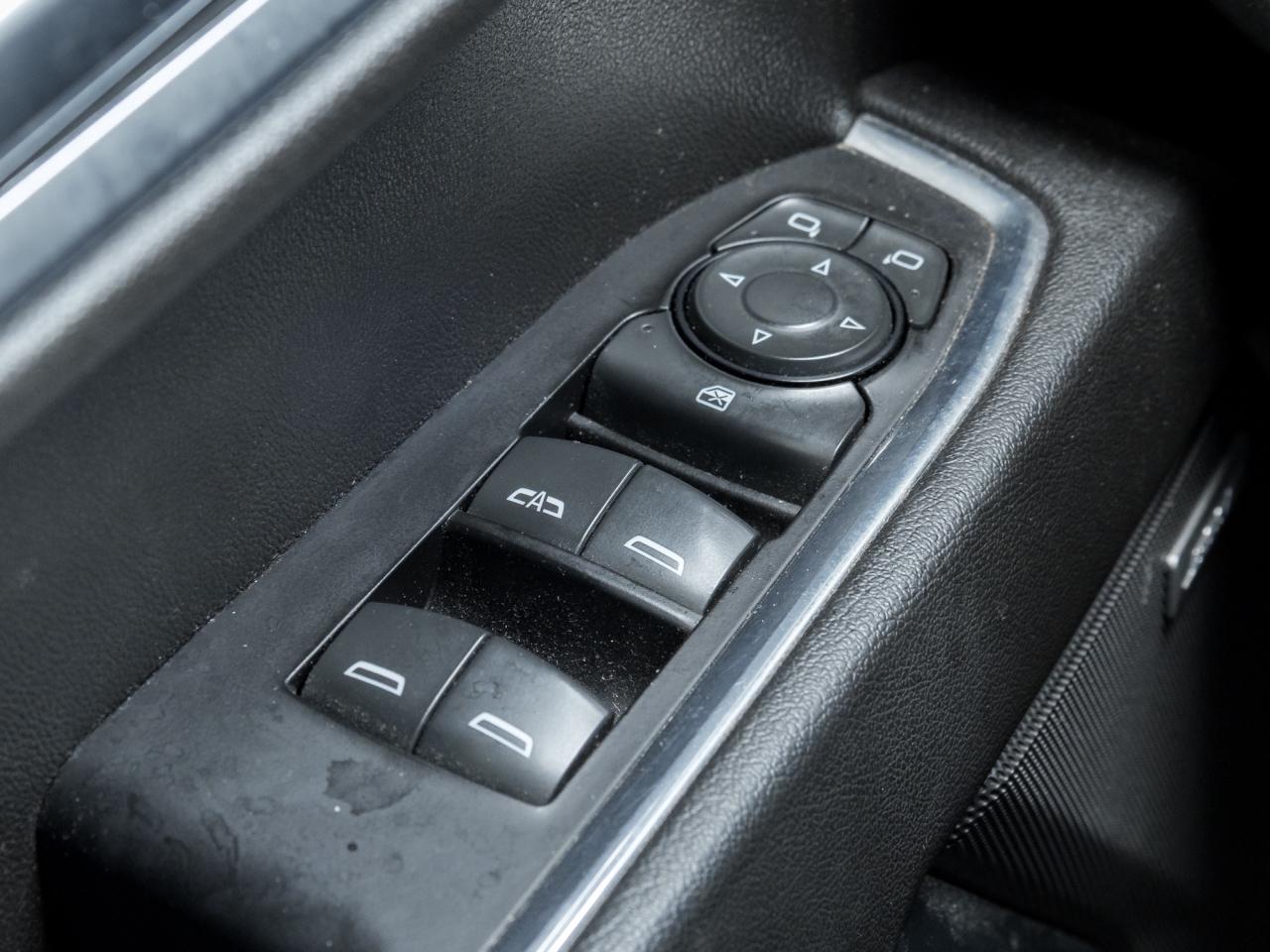 2022 Chevrolet Silverado 1500 4WD Crew Cab 147  RST Photo