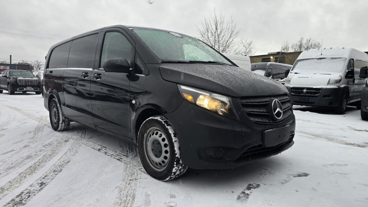 2023 Mercedes-Benz Metris Passenger Van 135WB - 10Ft Cargo - Only 9000km! Photo