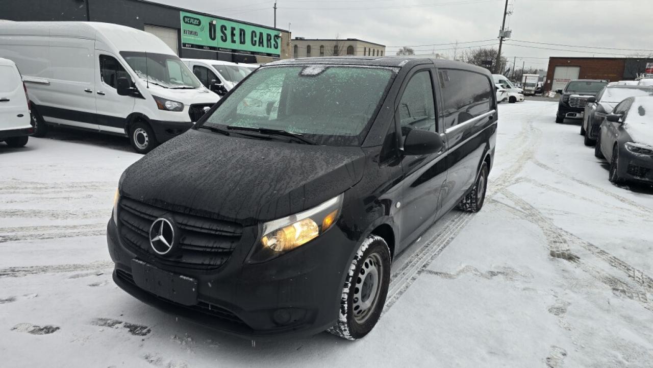 2023 Mercedes-Benz Metris Passenger Van 135WB - 10Ft Cargo - Only 9000km! Photo